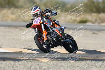 media/Dec-01-2025-Moto Forza (Mon) [[2daa91e15f]]/2-Intermediate Group/Session 3 (Turn 3)/